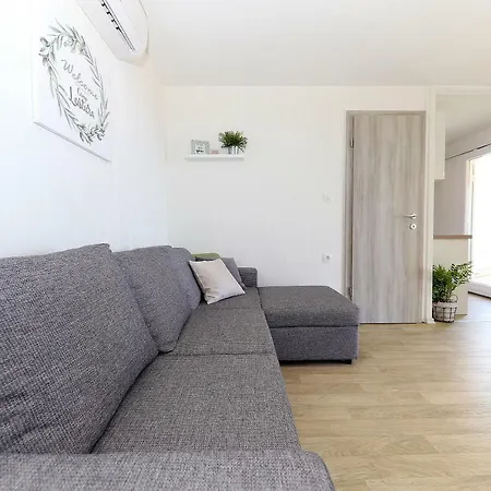 Camp Lostura Slanica Μούρτερ