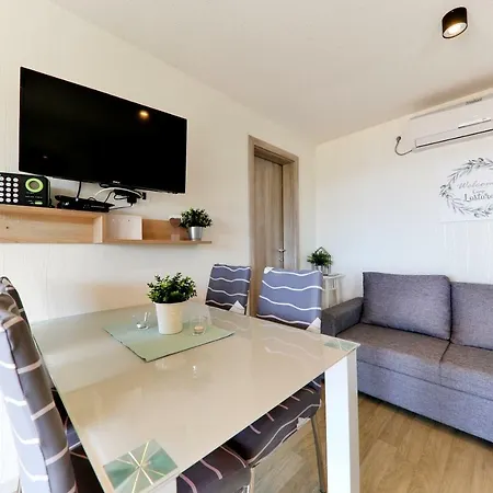 Camp Lostura Slanica Apartment *