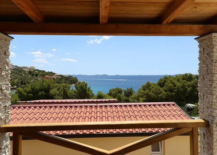 Camp Lostura Slanica Apartamento *