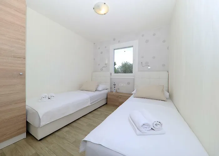 Camp Lostura Slanica Apartamento