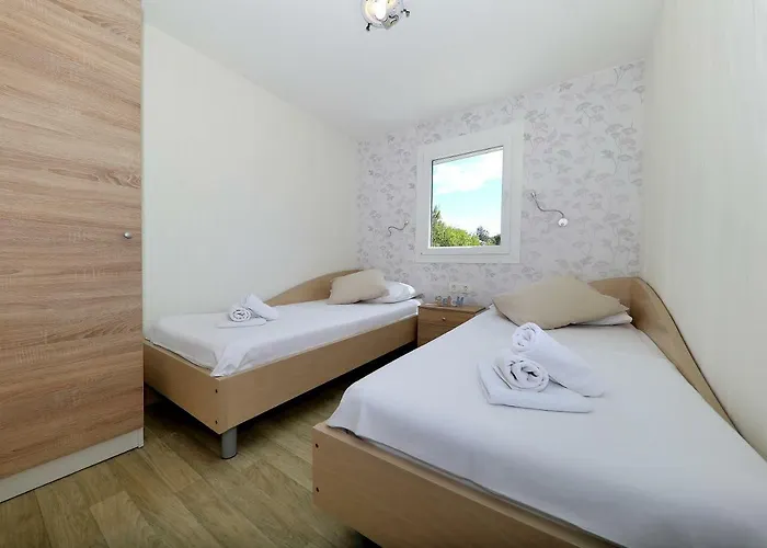 Camp Lostura Slanica Apartamento